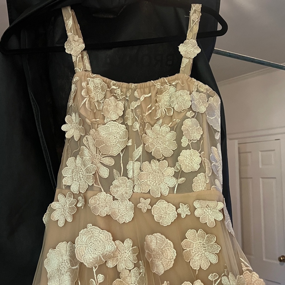 Bronx and Banco Gold Floral Appliqué A-Line Gown Jasmine gold long - Picture 10 of 15